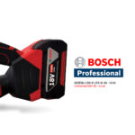 Zbliżenie na akumulator litowo-jonowy Bosch Professional 18V 4.0Ah przymocowany do Wiązarki akumulatorowej Typhoon HP do taśm PP i PET, z wyraźnie widocznym logo Bosch i szczegółami produktu na białym tle.