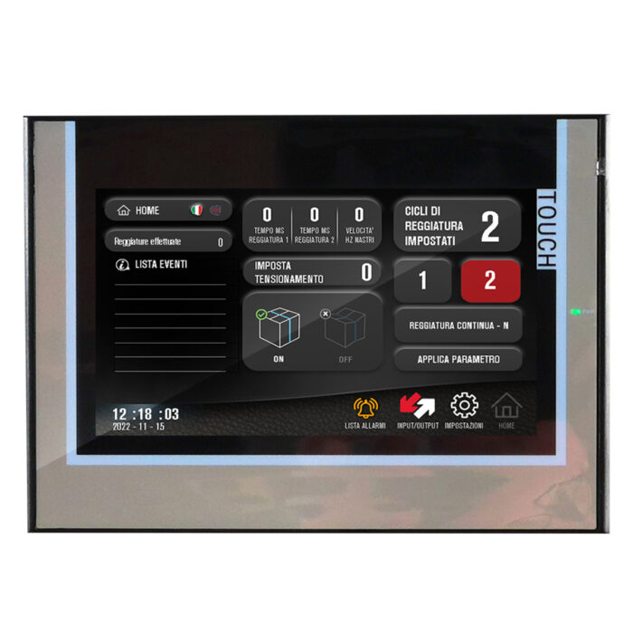 Panel dotykowy z przyciskami i wskaźnikami wyświetla ustawienia, alarmy i stan systemu w języku włoskim dla wiązarki PP Speed Strap 505RP/509RP/512RP.